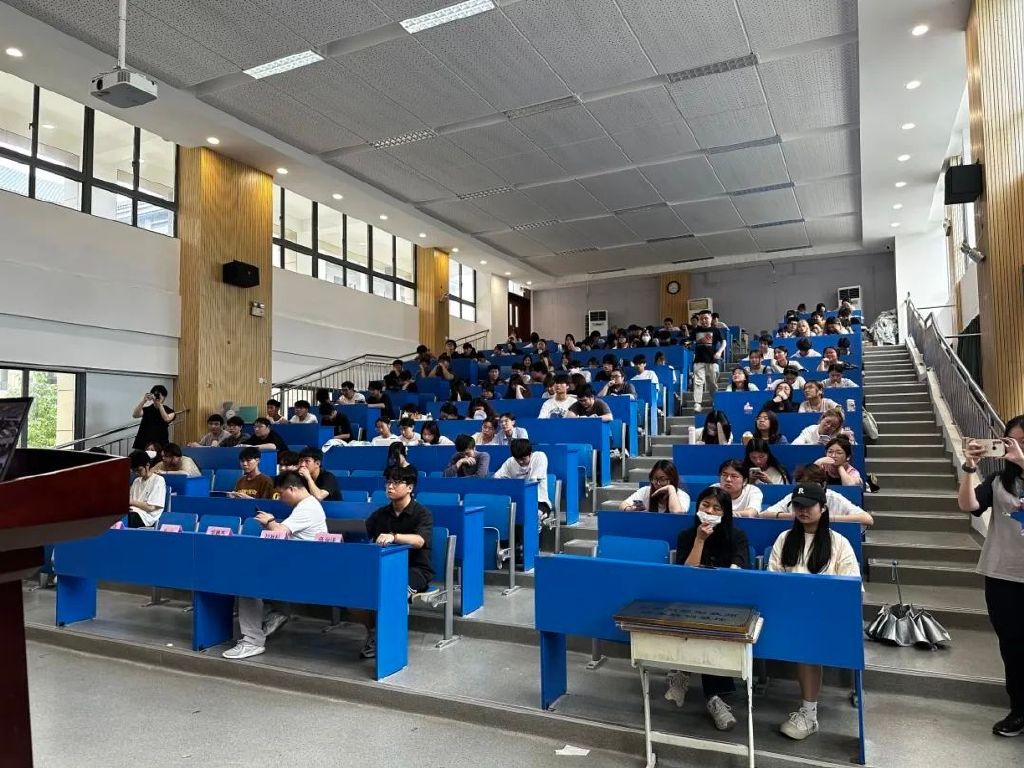 浙江东方职业技术学院交流会现场