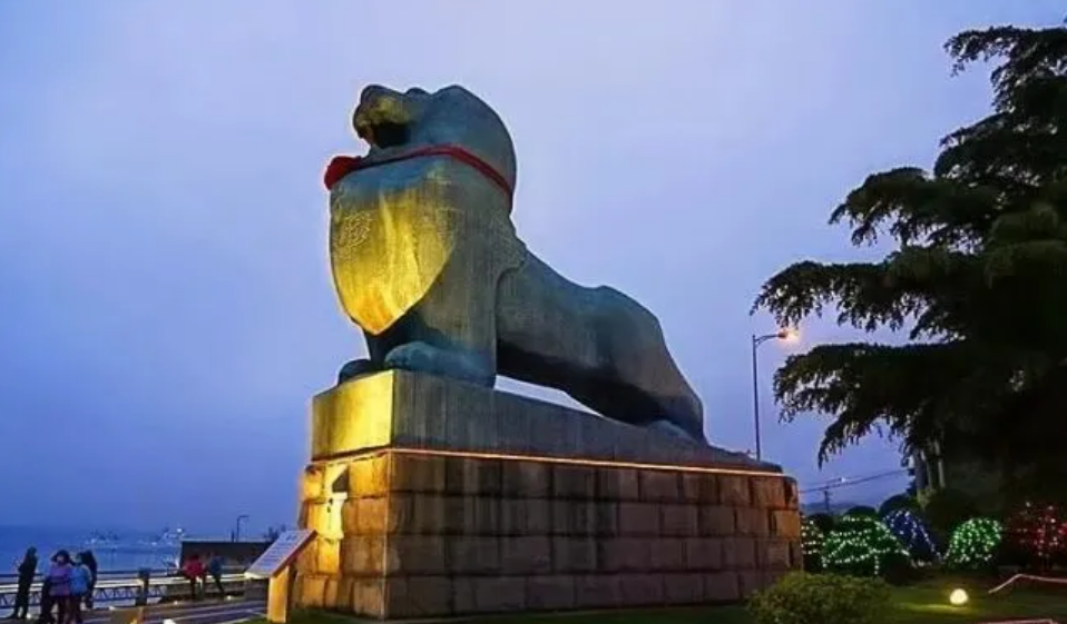 《醒狮》